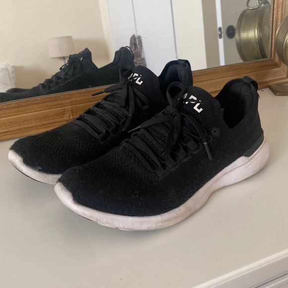APL Shoes - Black APL techloom breeze sneaker size 8